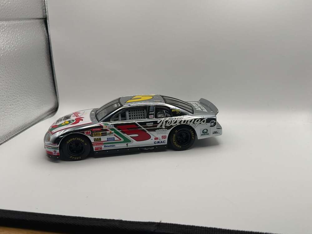 Racing Champions 1:24 Terry Labonte #5 Kellogg's Corn Flakes Silver Chrome Editi